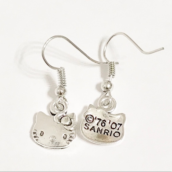 New Hello Kitty Earrings - Picture 2 of 3